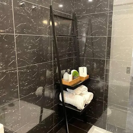 Luxury In Center *