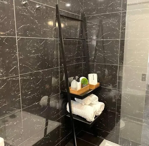 Luxury In Center *